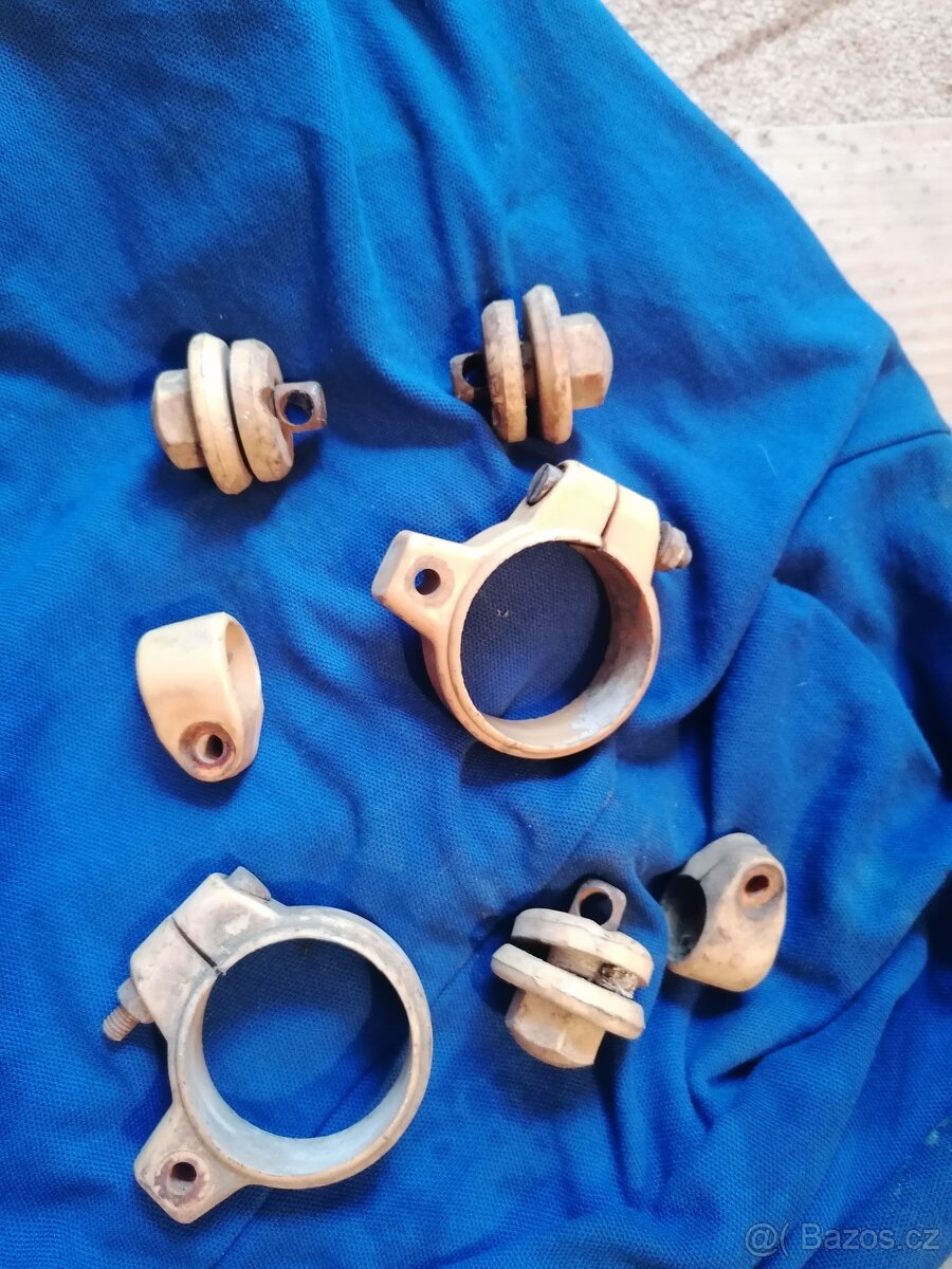 Jawa kývačka panelka uchycení plexiskla - 2