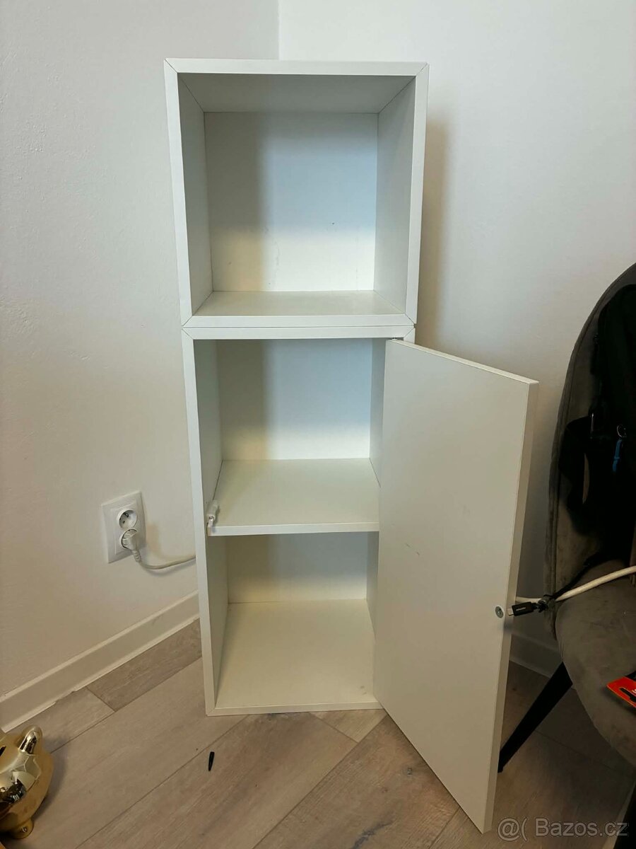 Skříňka s dvířky - 2