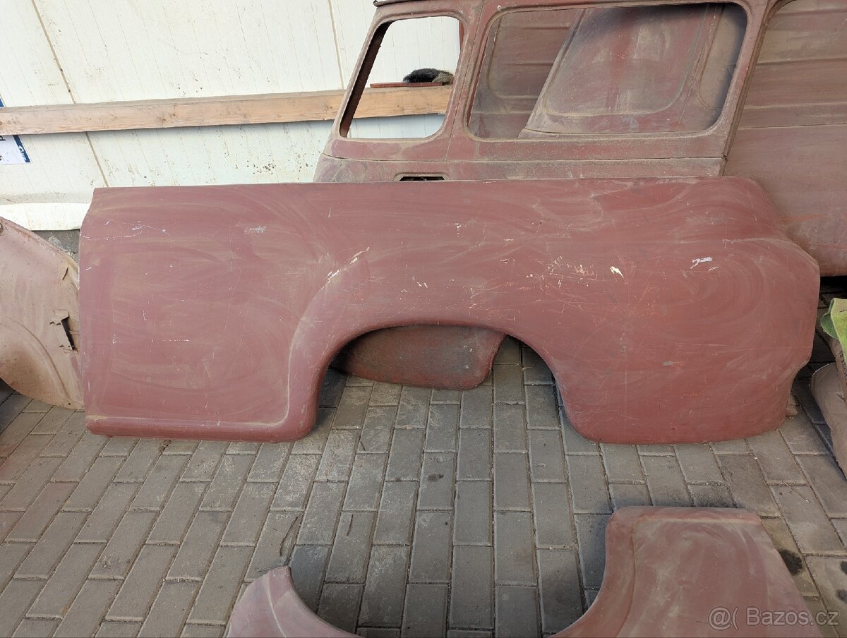 Plechy karoserie Škoda 1202 STW - 2