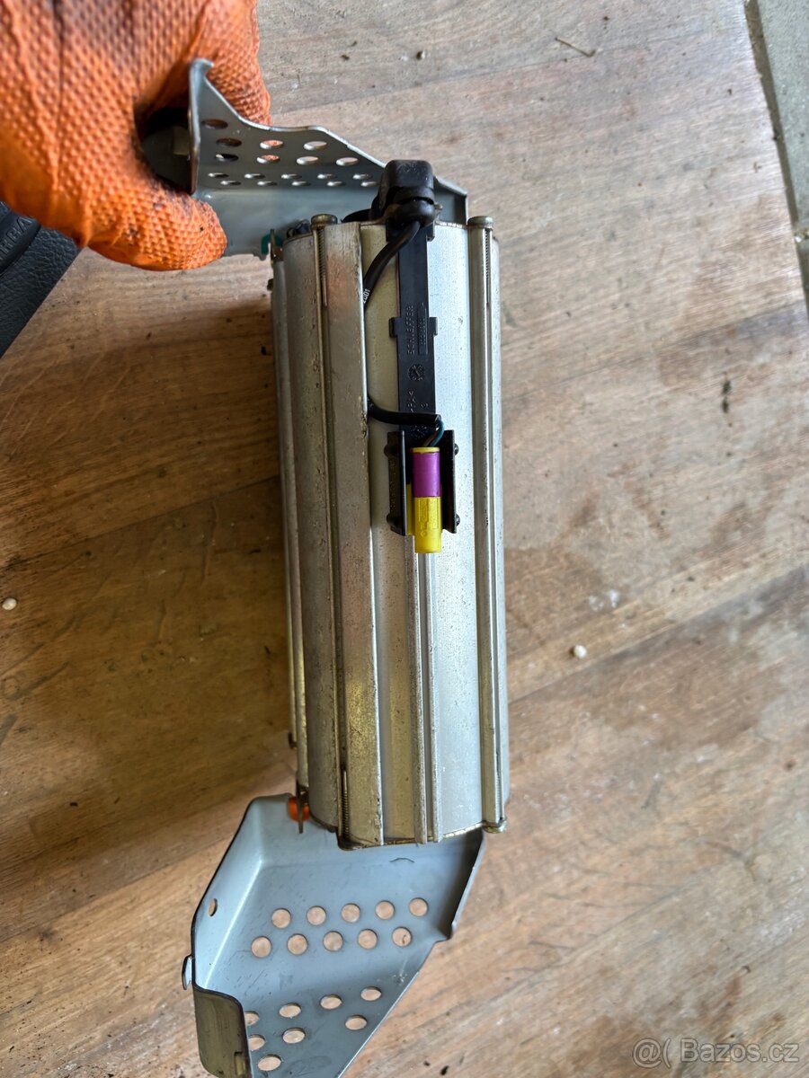 Vw Golf 4 Airbag spolujezdce - 2