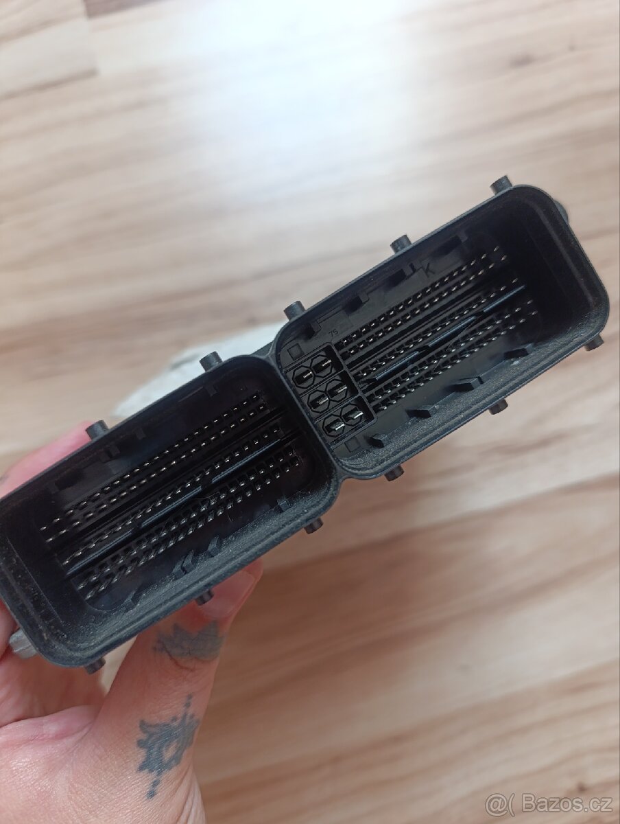 Řídící jednotka motoru ECU - 2
