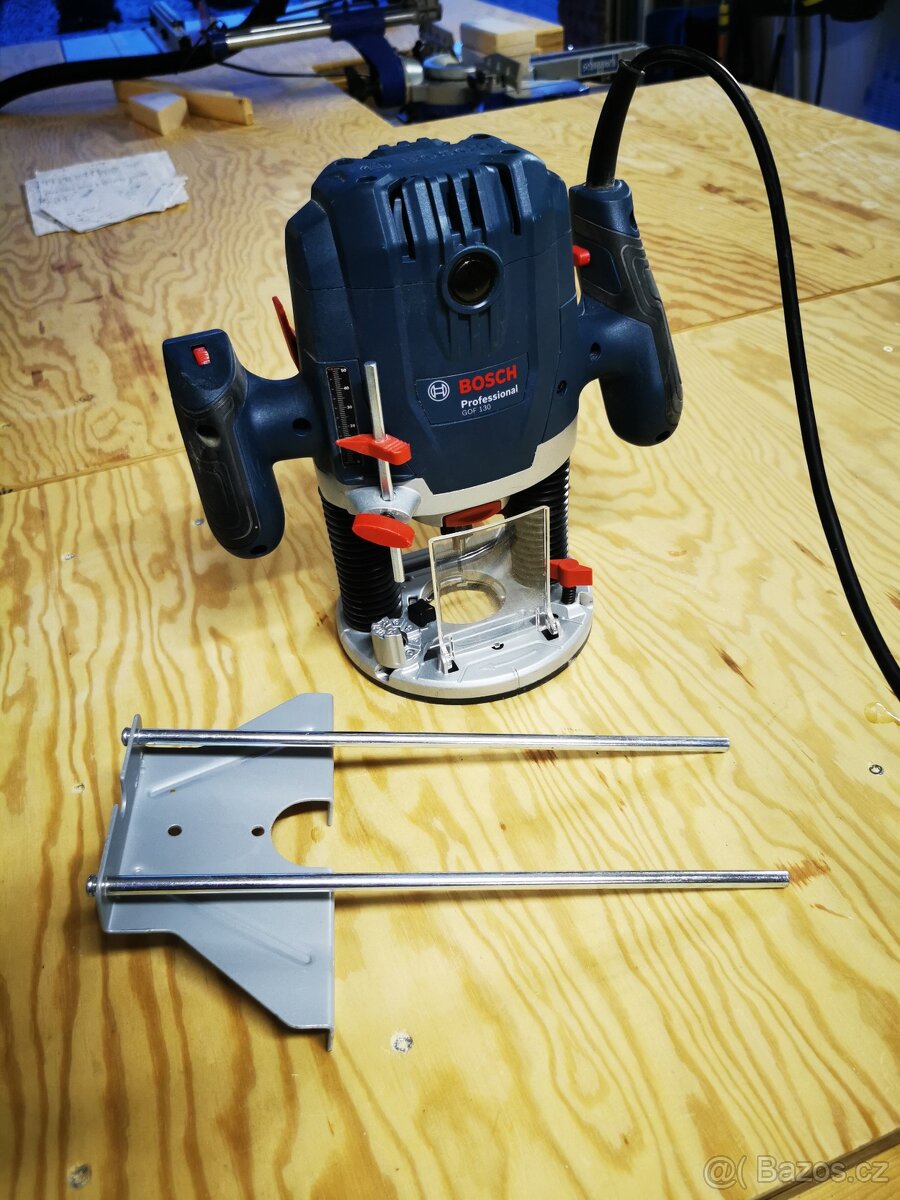 Horní frézka Bosch Professional GOF 130 230 V - 2