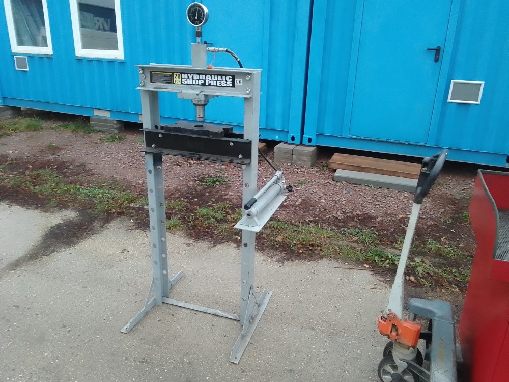 Hydraulický dílenský lis 20T - 2