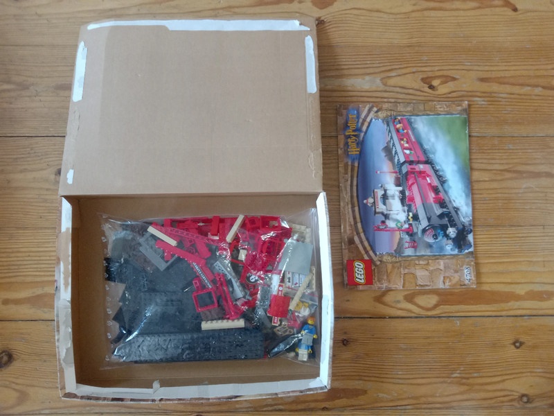 Lego 4708 Harry Potter Spěšný vlak do Bradavic - 2