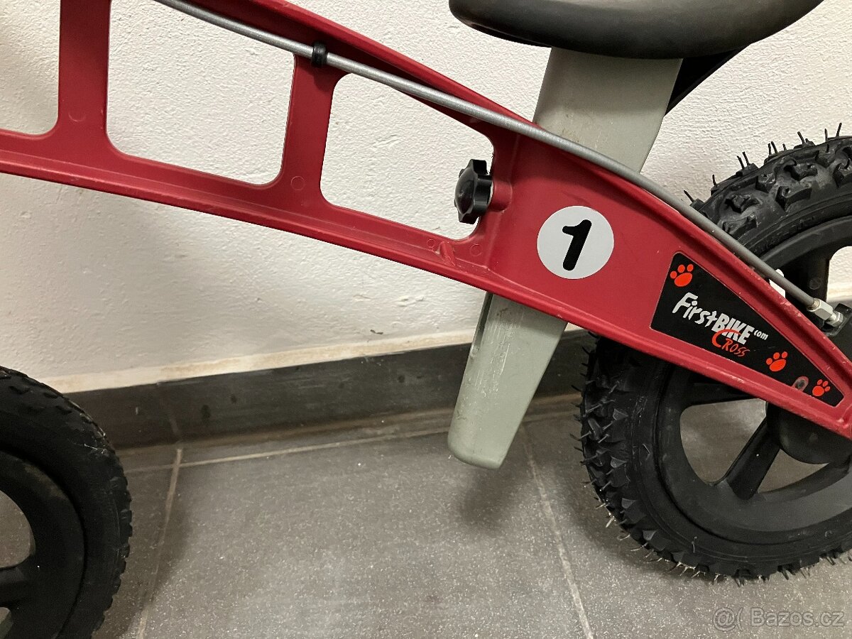 first bike + helma + blikačky - 2