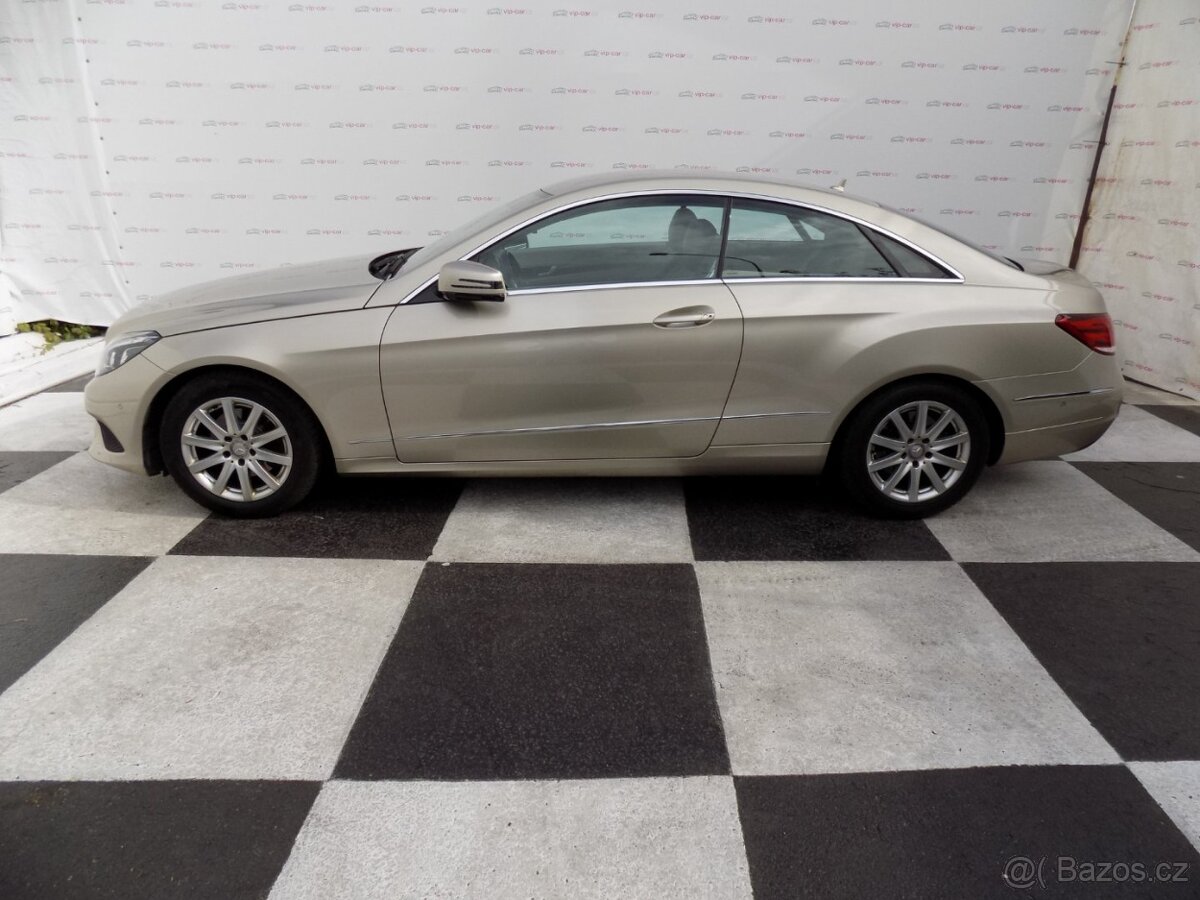 Mercedes-Benz Třídy E 220d Coupé/Full-Led/NAVI/ - 2