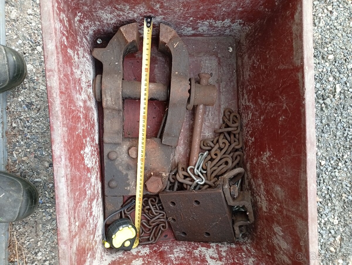 Starý kovařský svěrák - 2