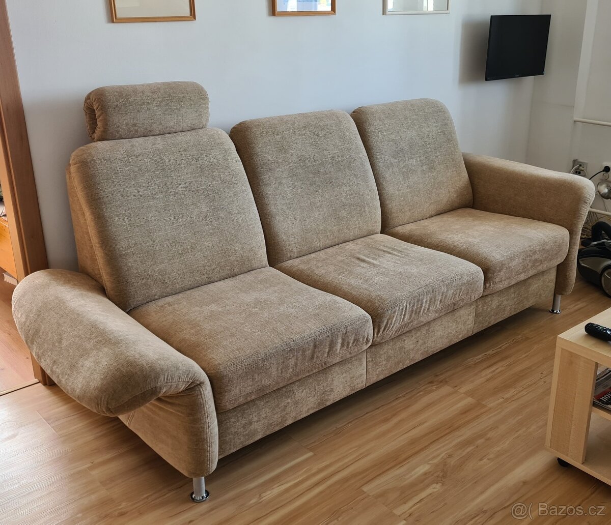 Pohovka trojmístná - 2