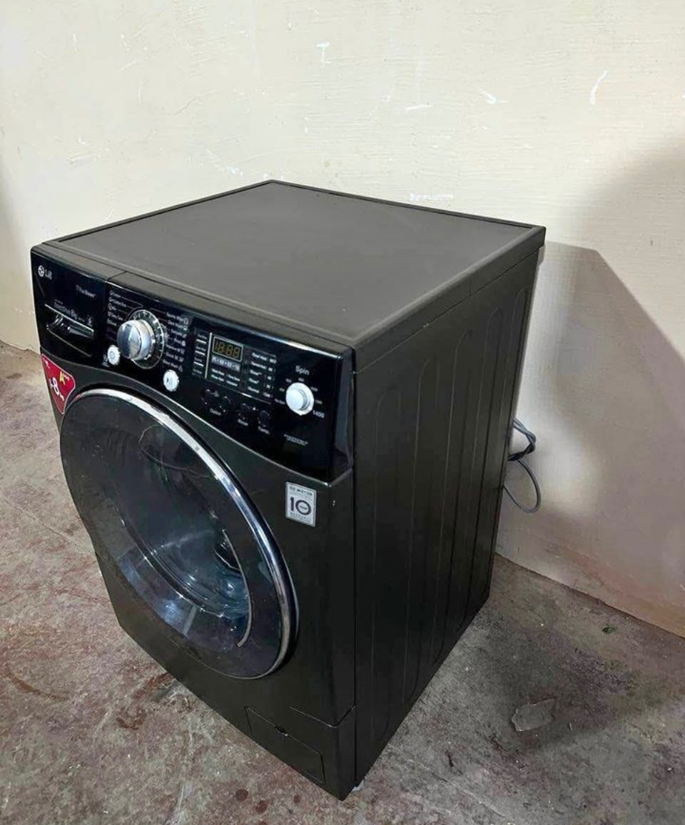 Prodám pračku LG na 8 kg prádla 1400 otáček - 2