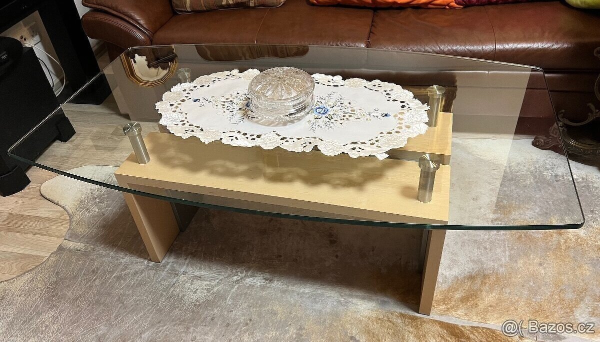 Konferenční stolek. - 2