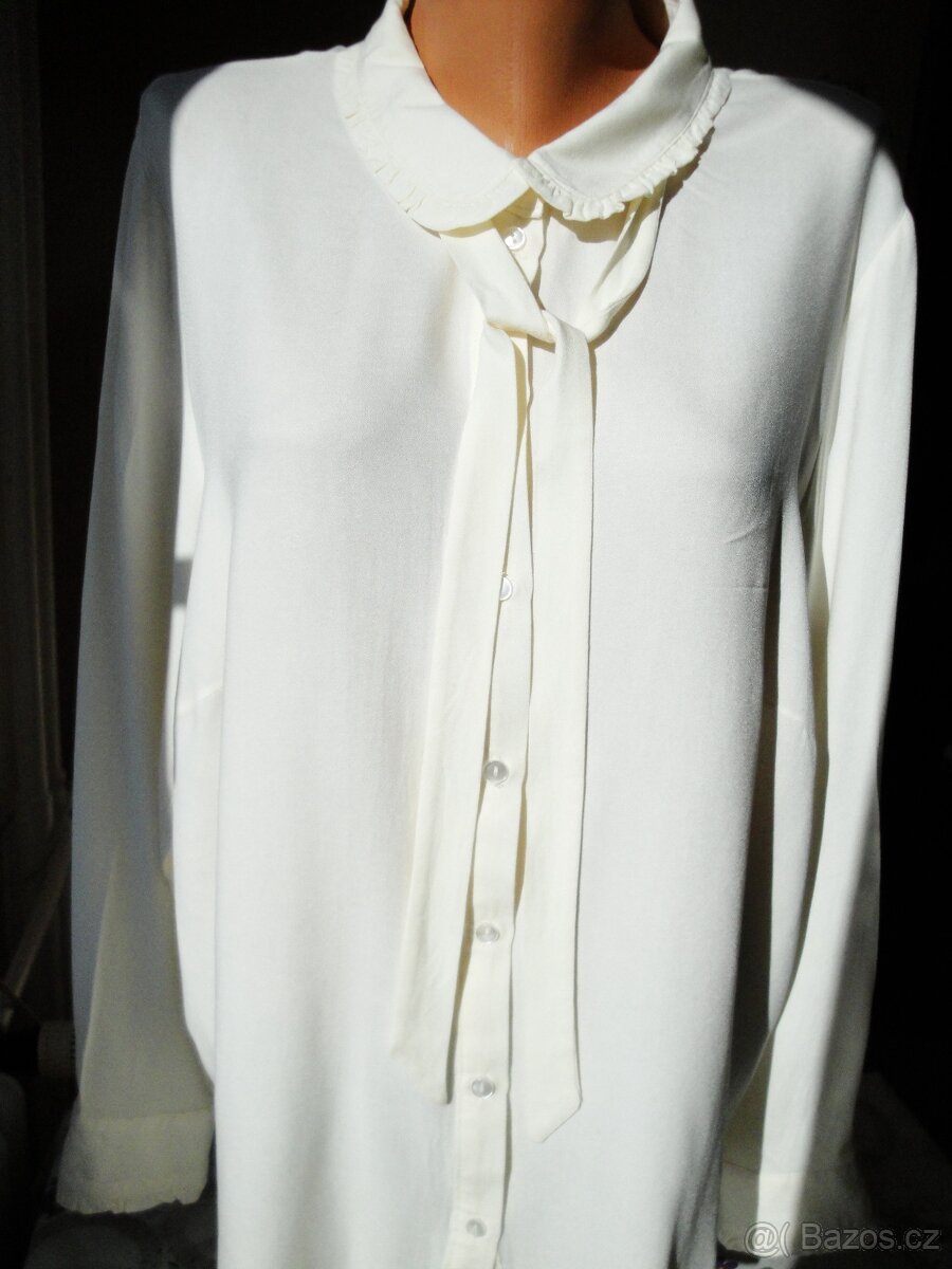 Krásná halenka vel. 50 - smetanová - 2