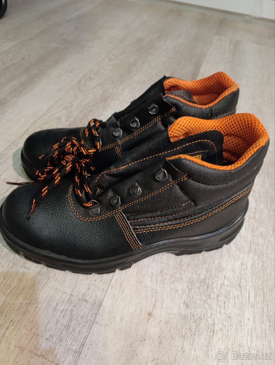 Pracovní obuv - 2