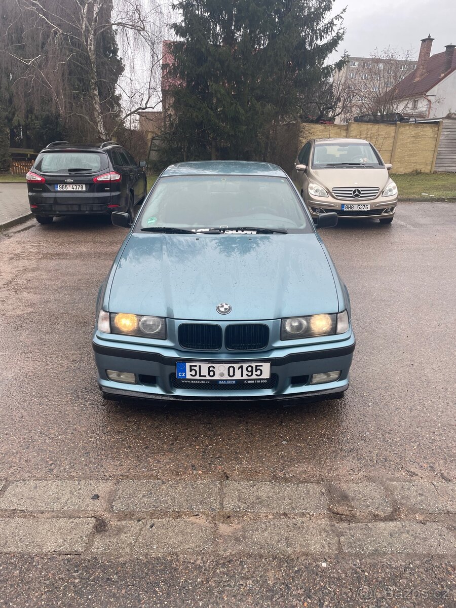 Bmw e36 318i sedan - 2
