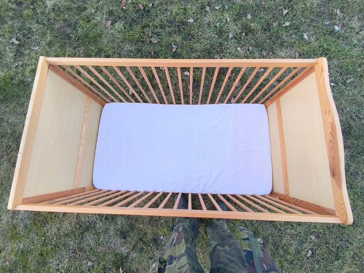 Dětská postýlka s matrací - 2