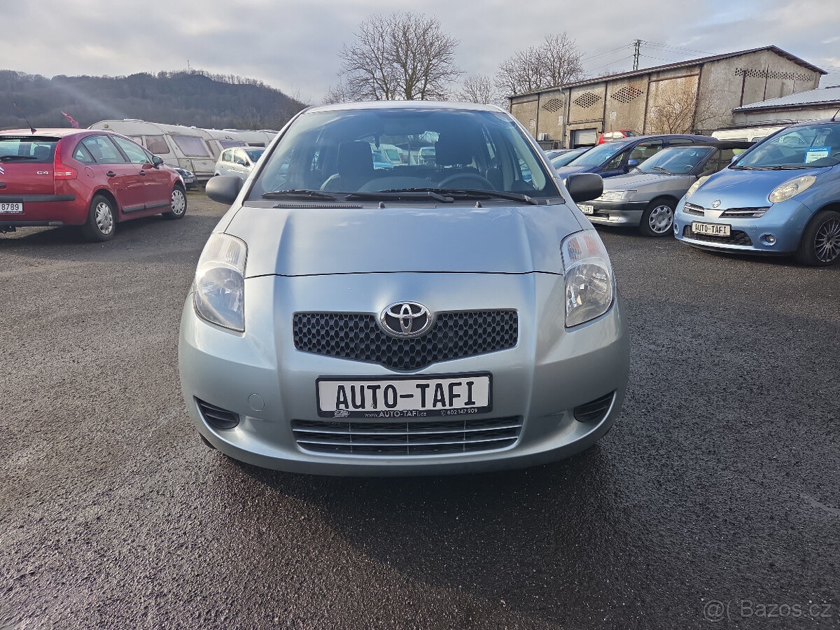 Toyota Yaris 1.3i (64 kW) - 2