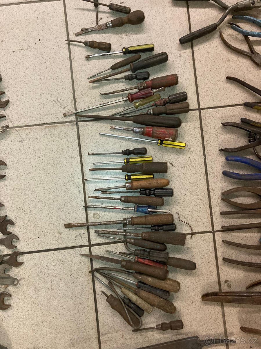 Nářadí / klíče / kleště / šroubováky / - 2