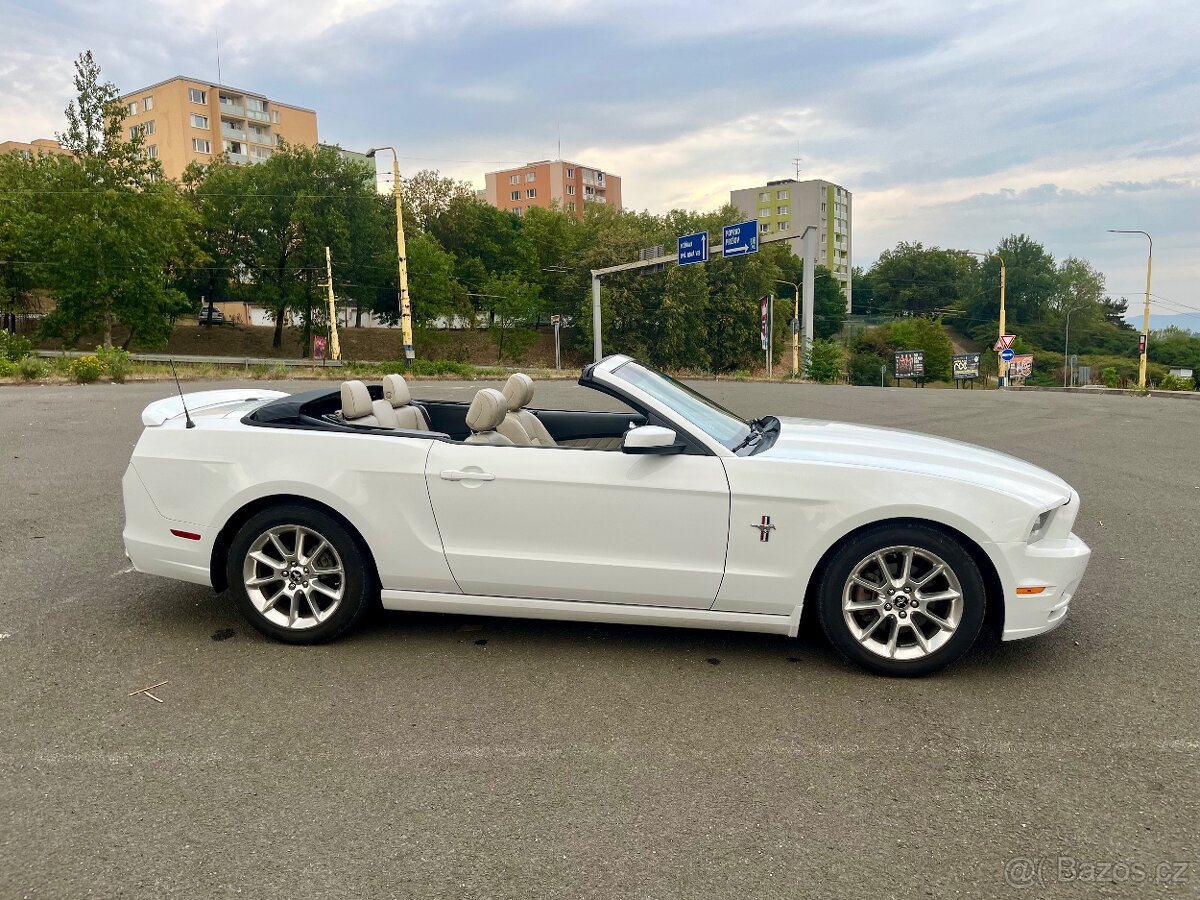 Ford Mustang Cabrio 3.7 V6 - 2