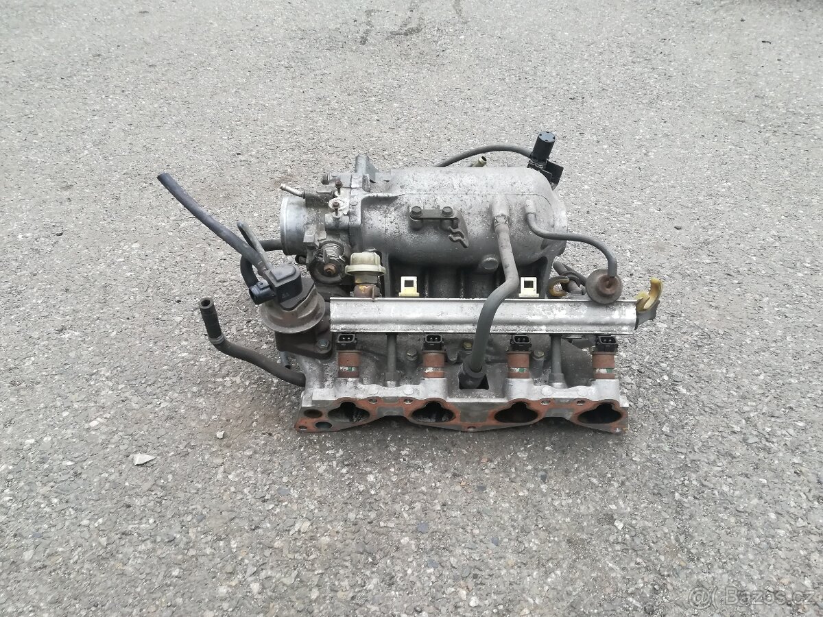 Sací manifold D16Y8 - 2