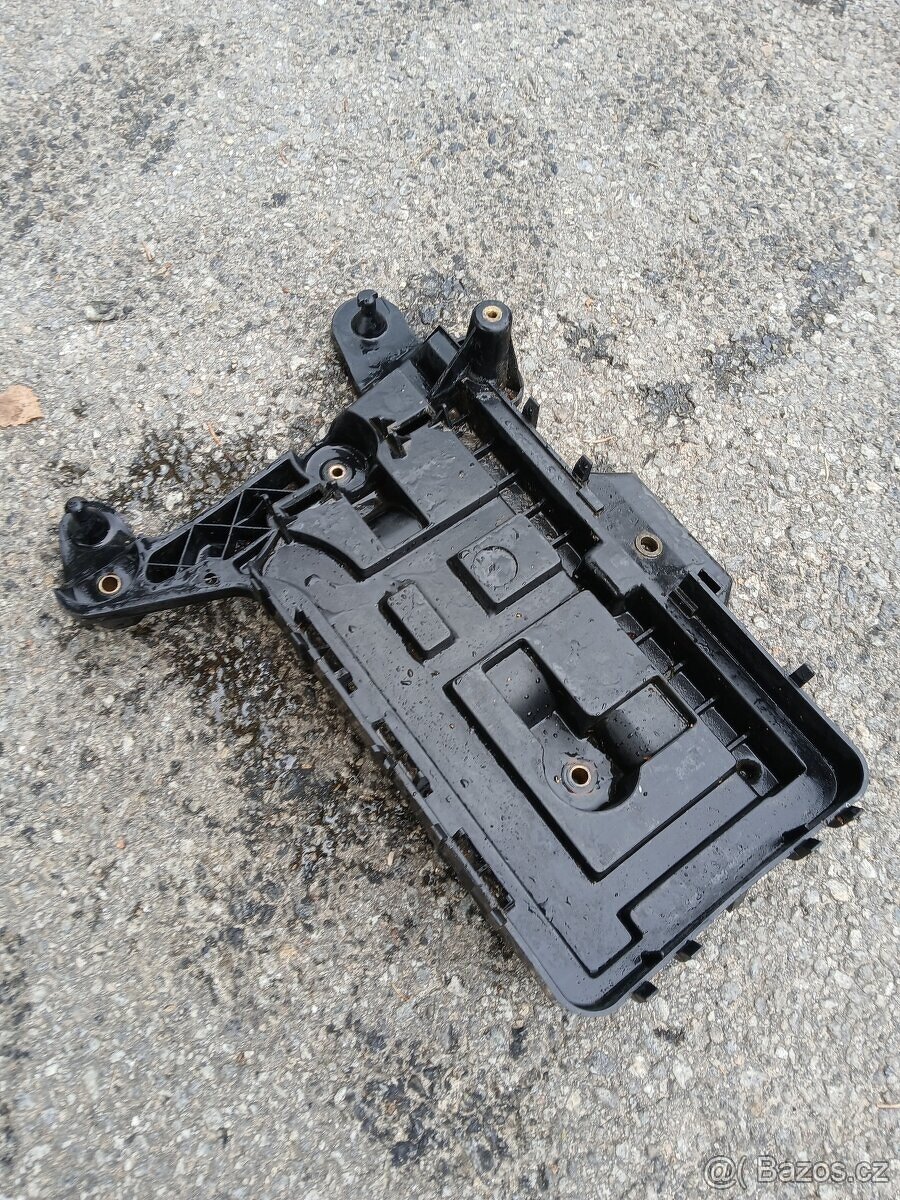 Držák bateri VW Caddy - 2