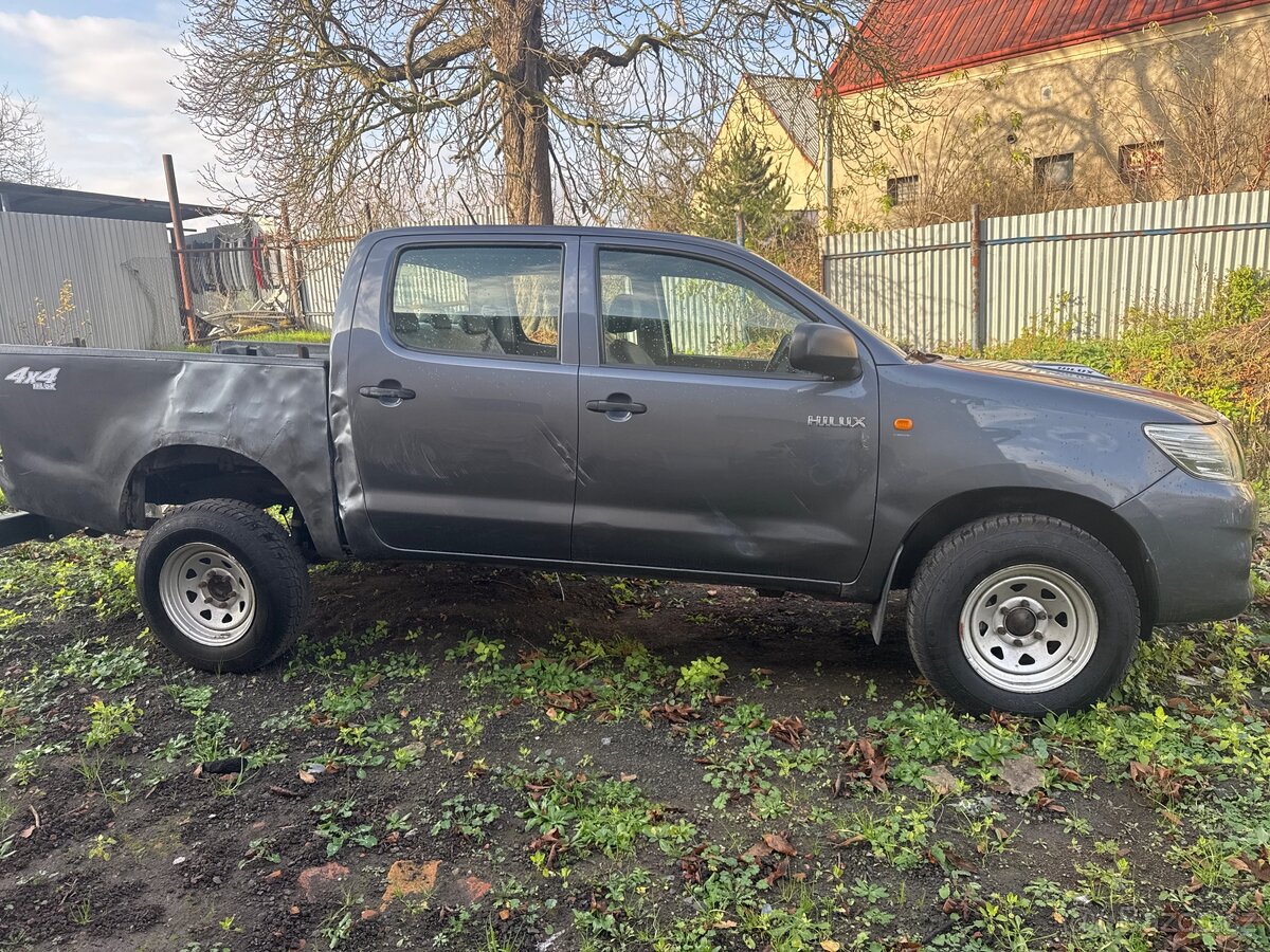 Toyota Hilux , pojizdna