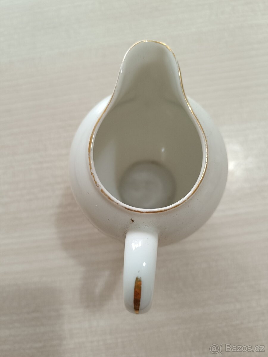 Zlacená porcelánová konvička - 2