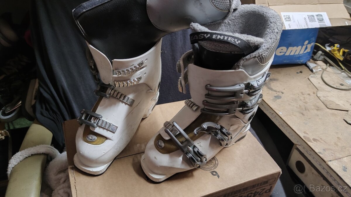 Lyžařské boty 38 - 2