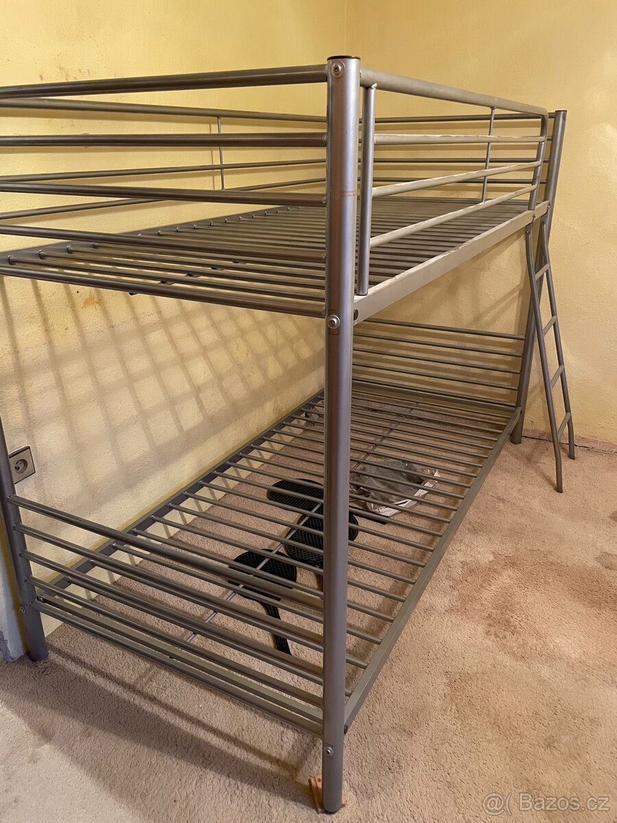 Dvoupatrová postel - 2