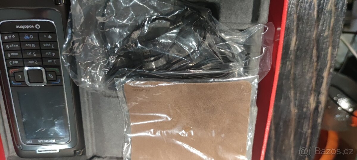 Nokia comunicátor E90 česká lokalizace - nepoužívaný - 2