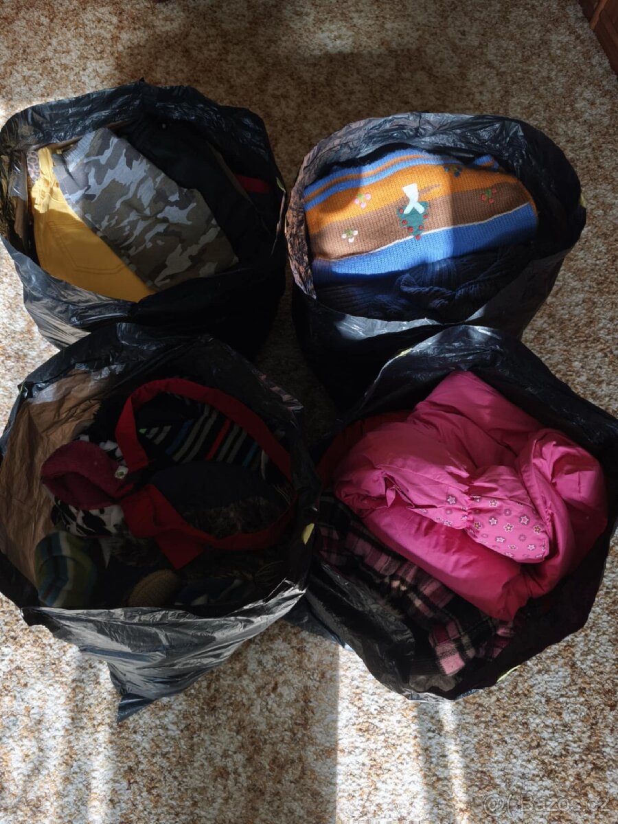 Balík dětského oblečení – 150 ks (vel. 68 a více) - 2