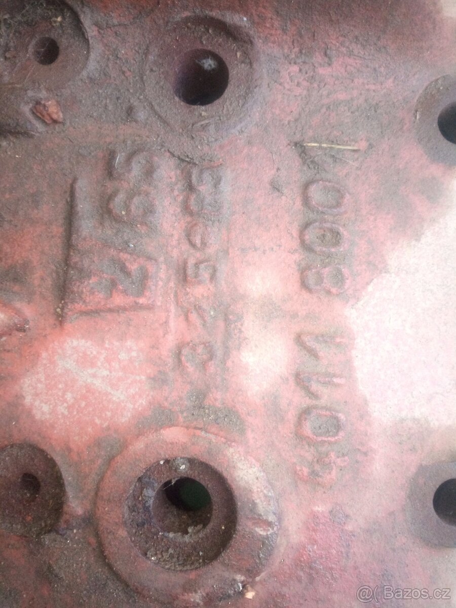 Prodám víko hydrauliky typ 6711 - 2