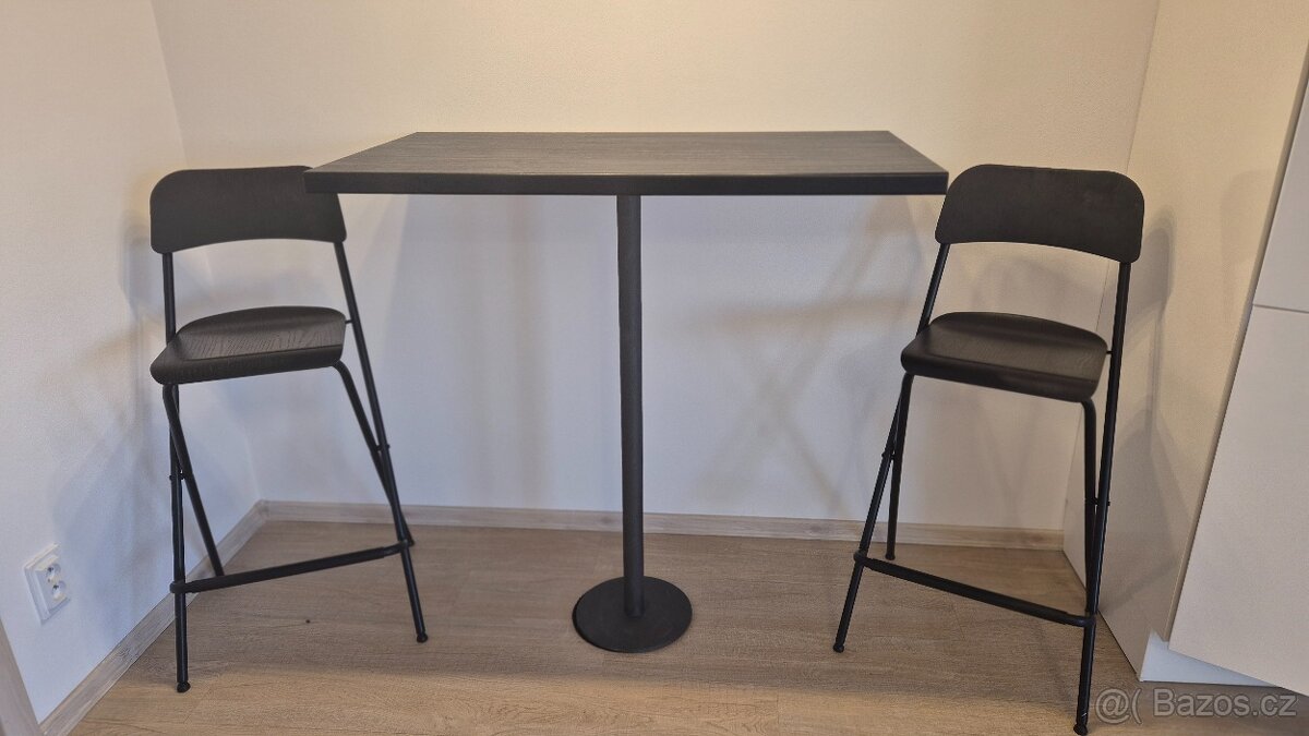 Stůl a barové židle - 2