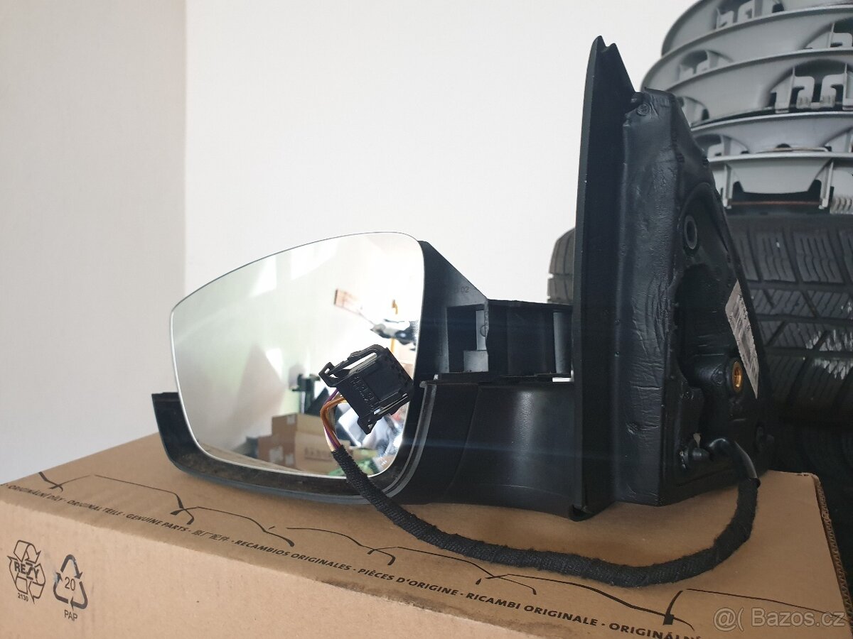 Škoda Rapid - L zpětné zrcátko - 2