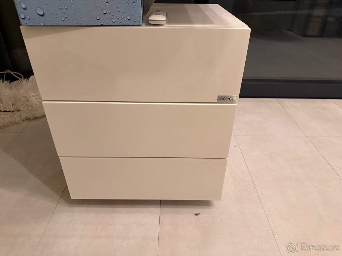 Kancelářský stůl novel - 2