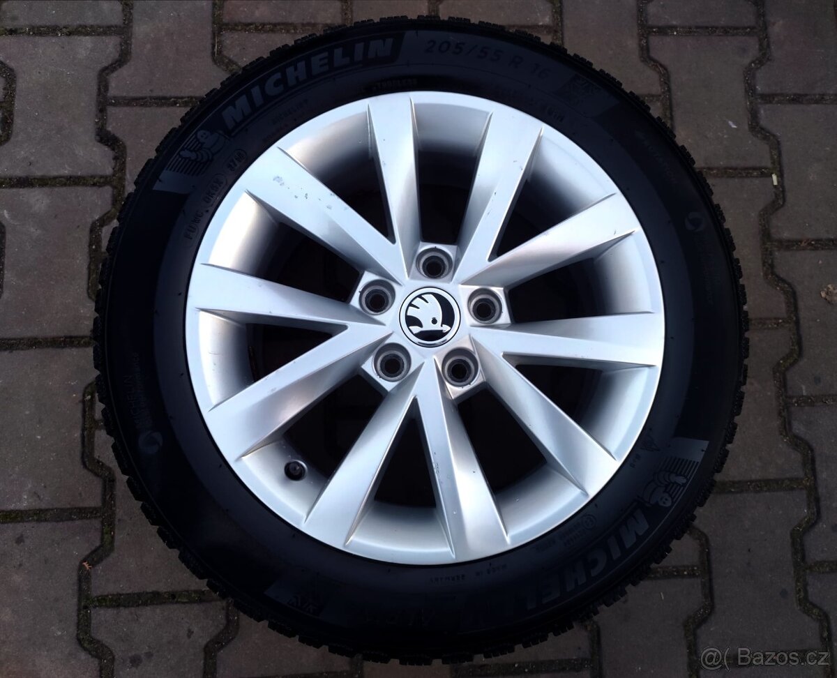 Zimní alu disky originál Škoda Octavia III 5x112 R16 - 2