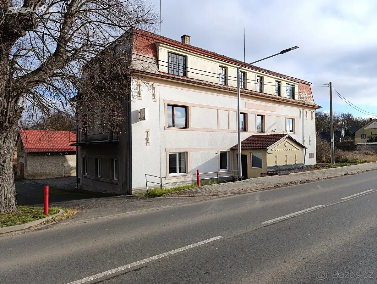 Prodej velkého domů podlažice. - 2