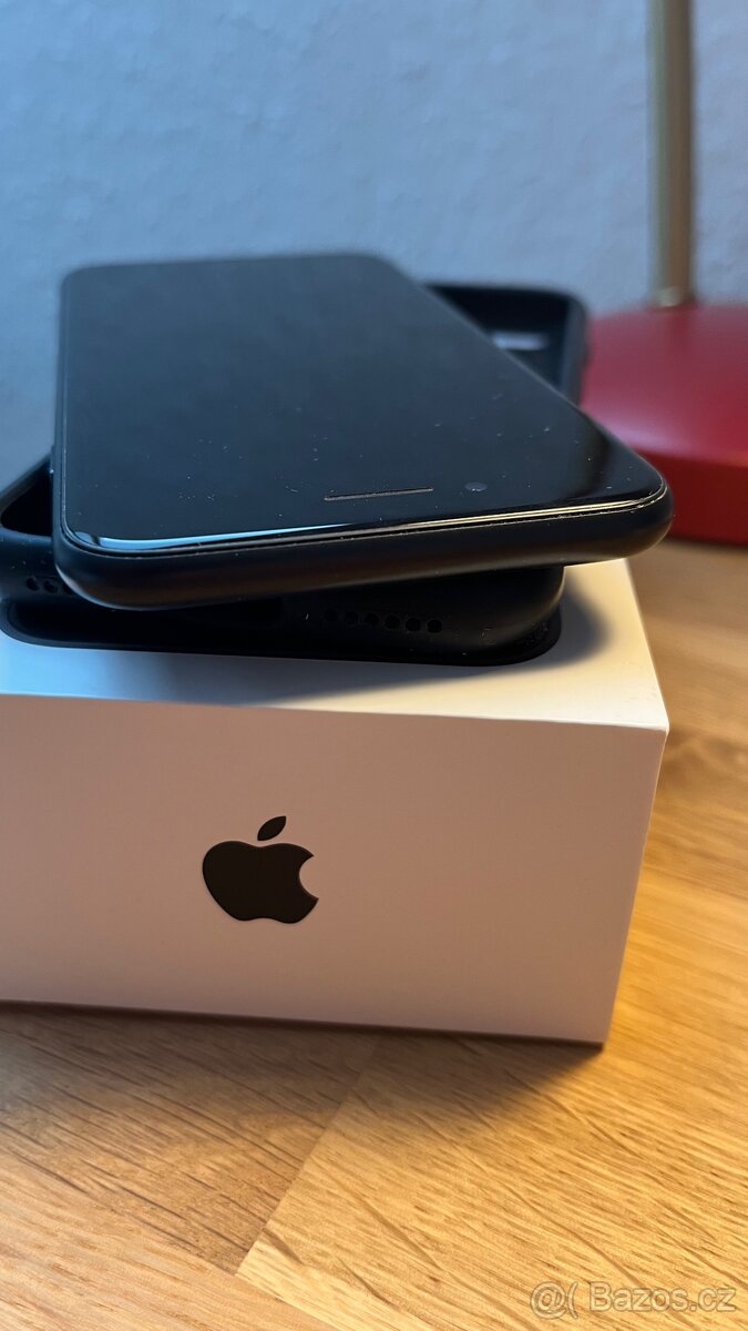 iPhone SE 2020 64 GB - 2