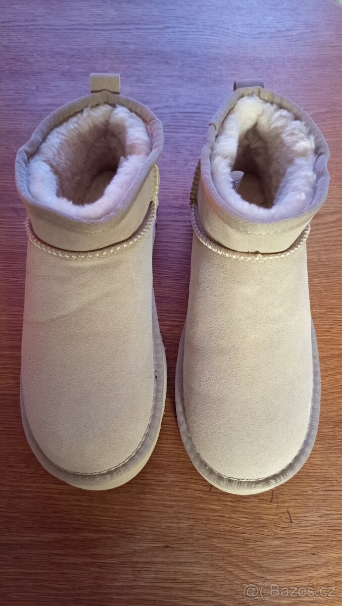 Prodám boty UGG vel.39 classic Mini vel.39 - - 2