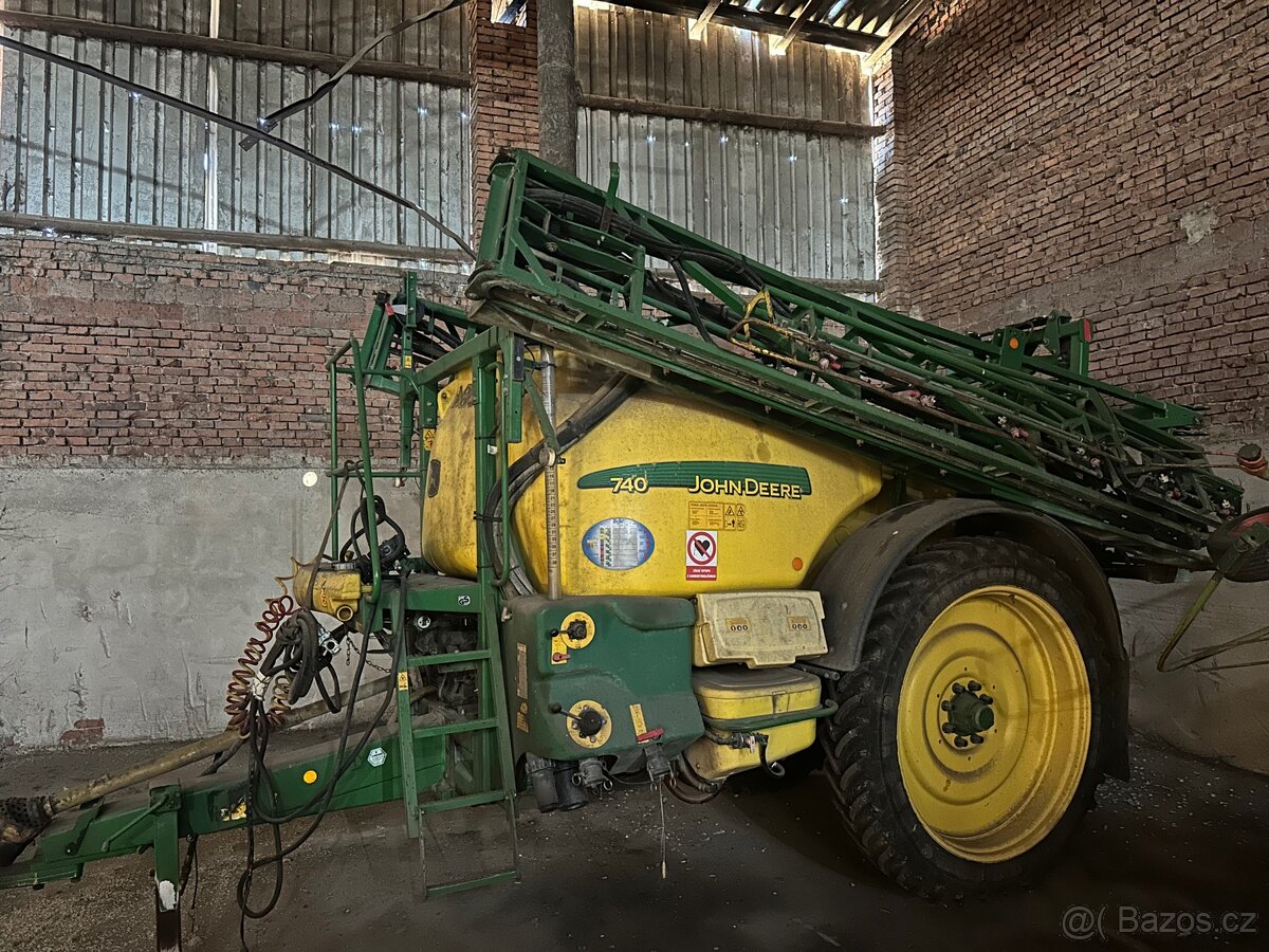 Postřikovač John Deere 740 - 2