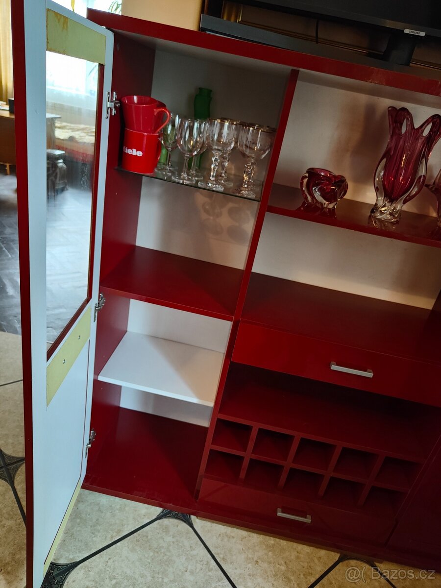 Barová skříň vitrína - 2