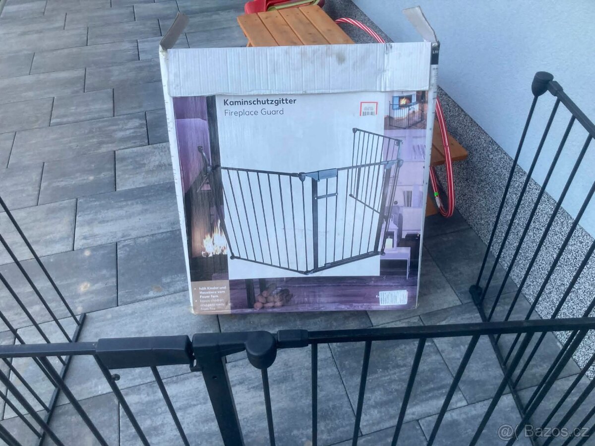 Zábrana/ohrádka kolem krbu - 2