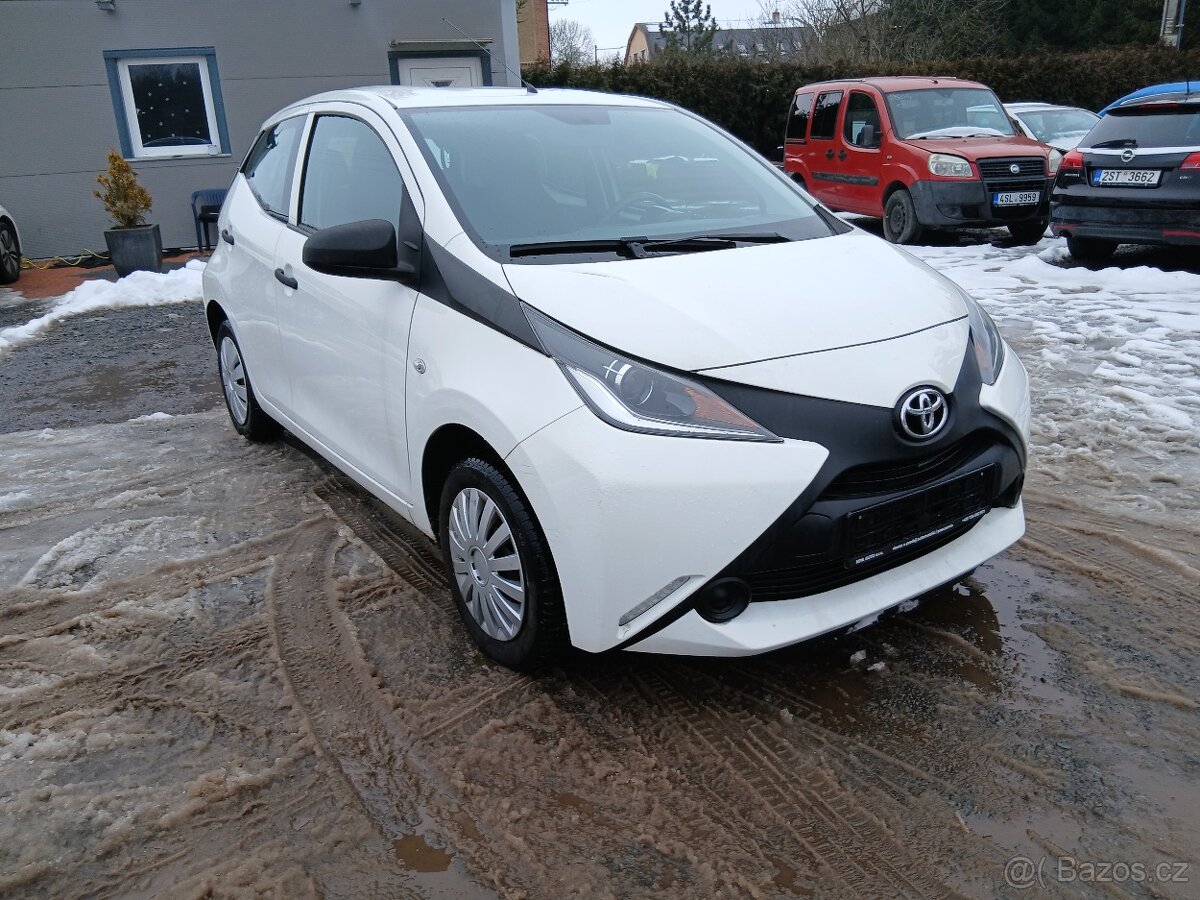 Toyota Aygo 1.0, 51 kW, klima - 2
