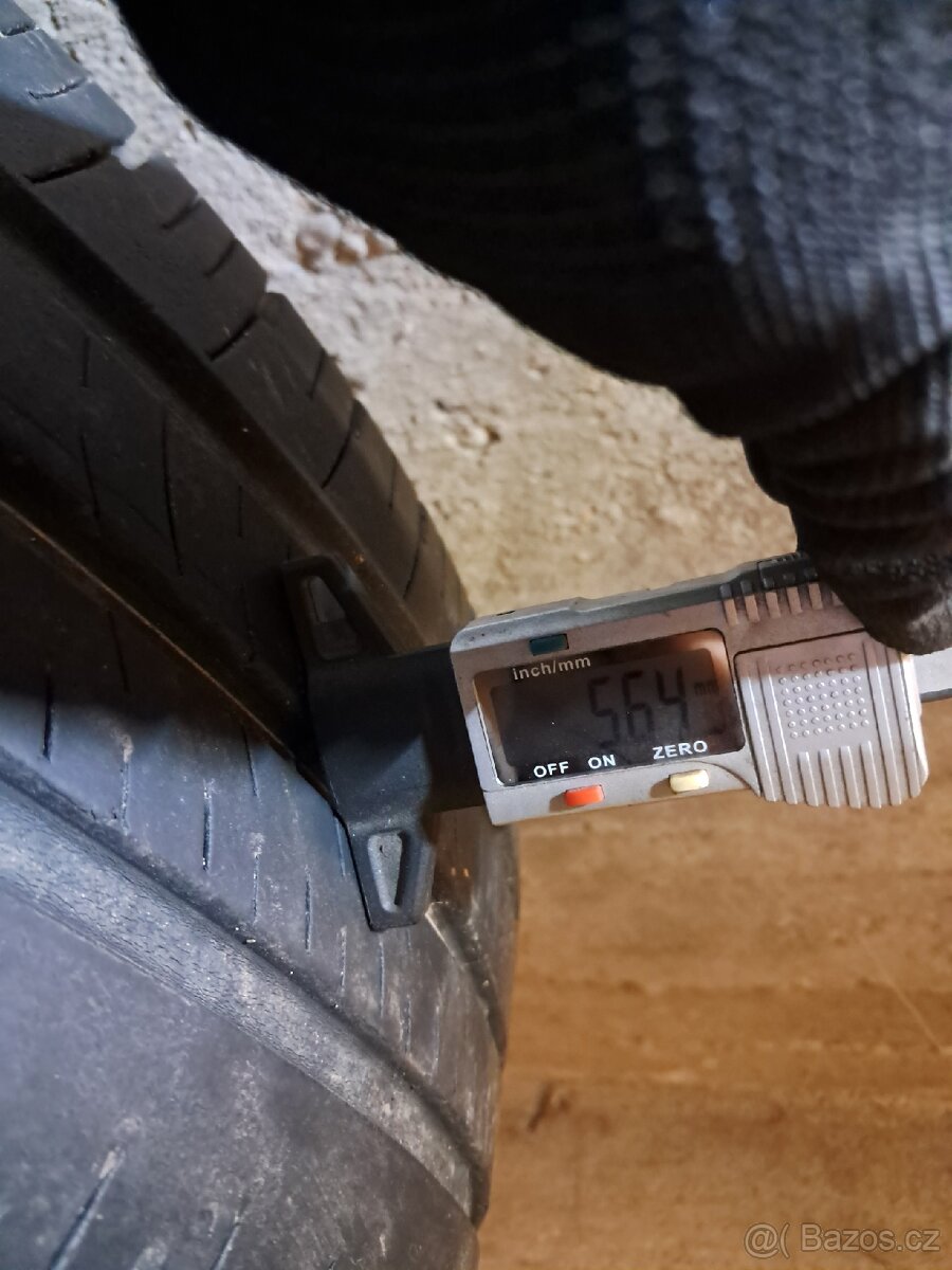 Dunlop 215/60 r16 - 2