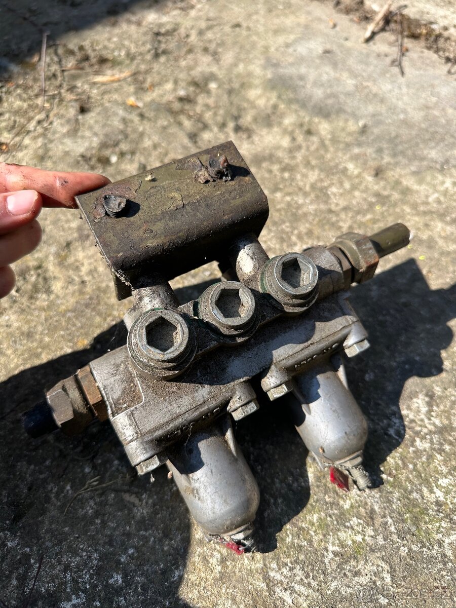 Brzdový / vzduchový ventil - 2