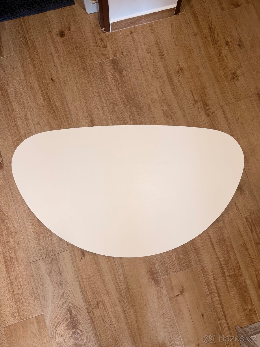 Malý stolek z JYSK - 2