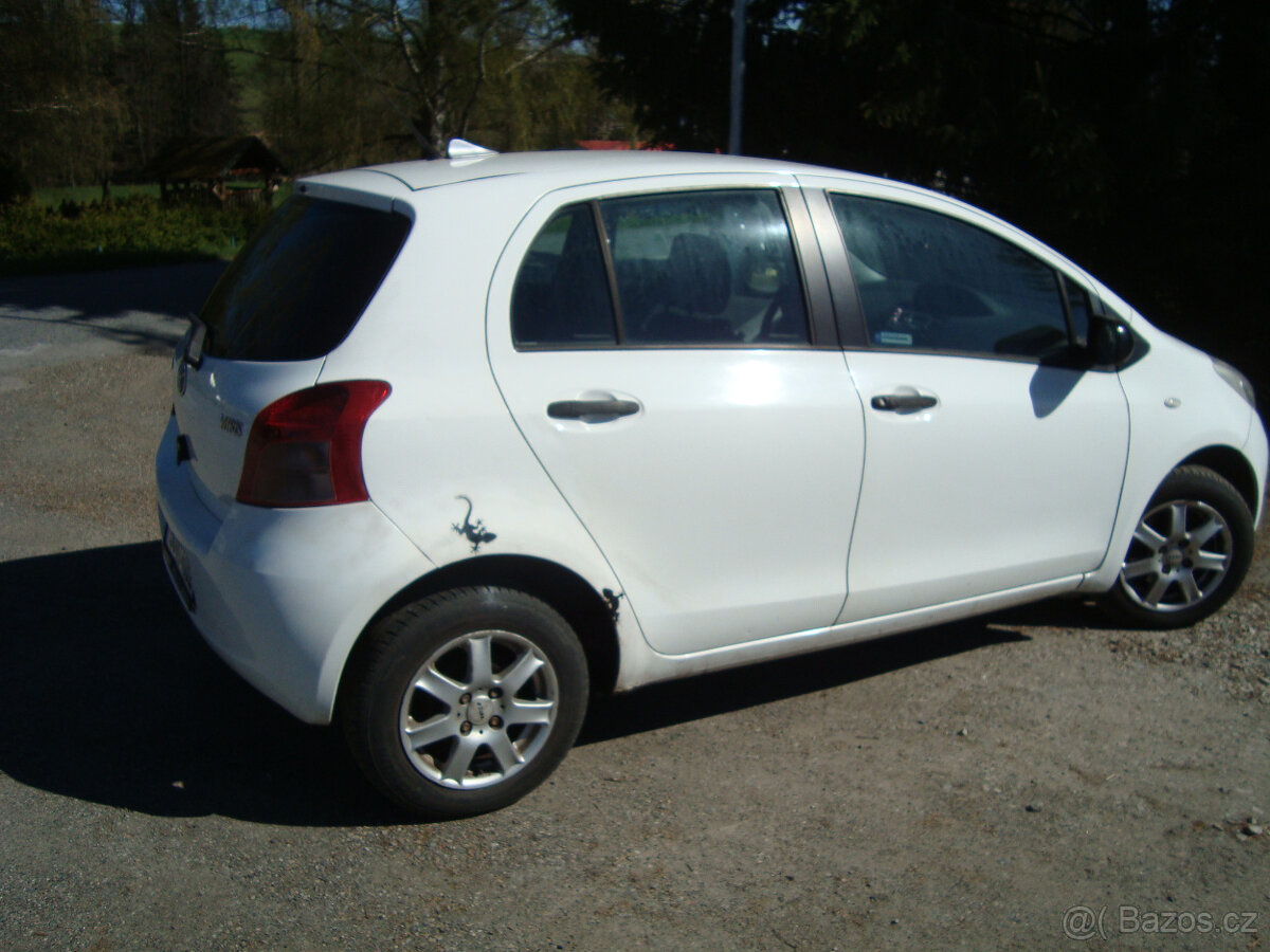 Toyota Yaris 1.0 - 2