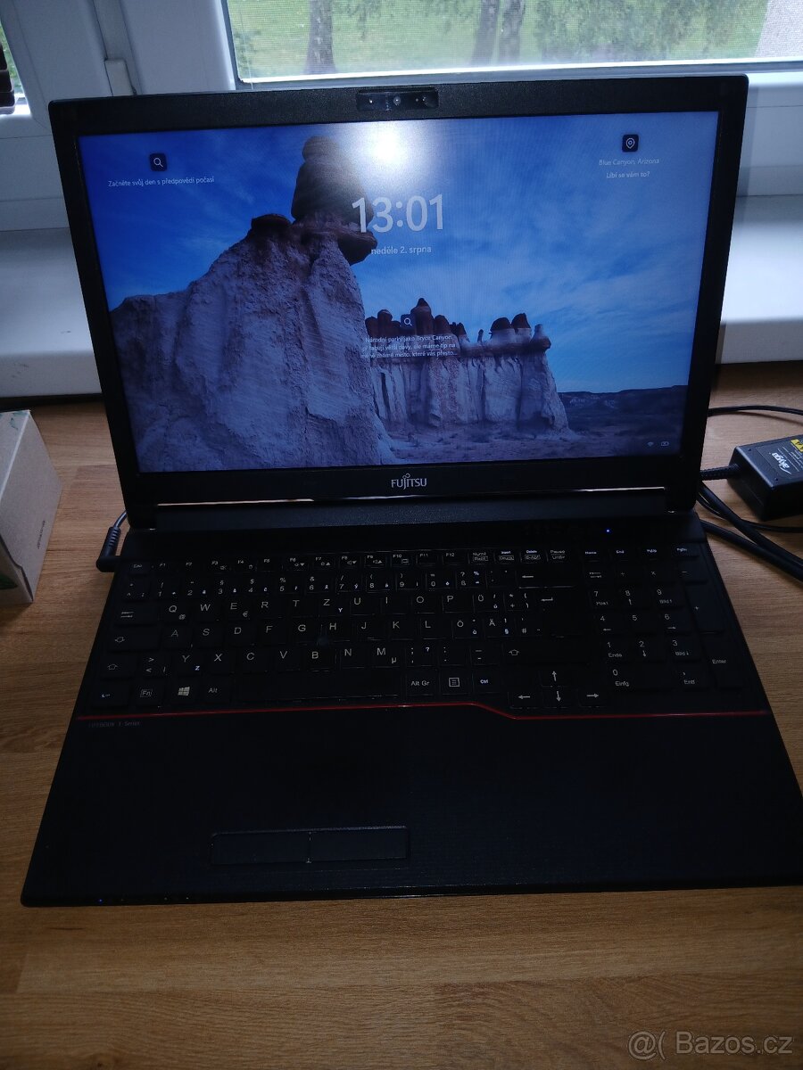 Notebook Fujitsu Lifebook E556 - 2