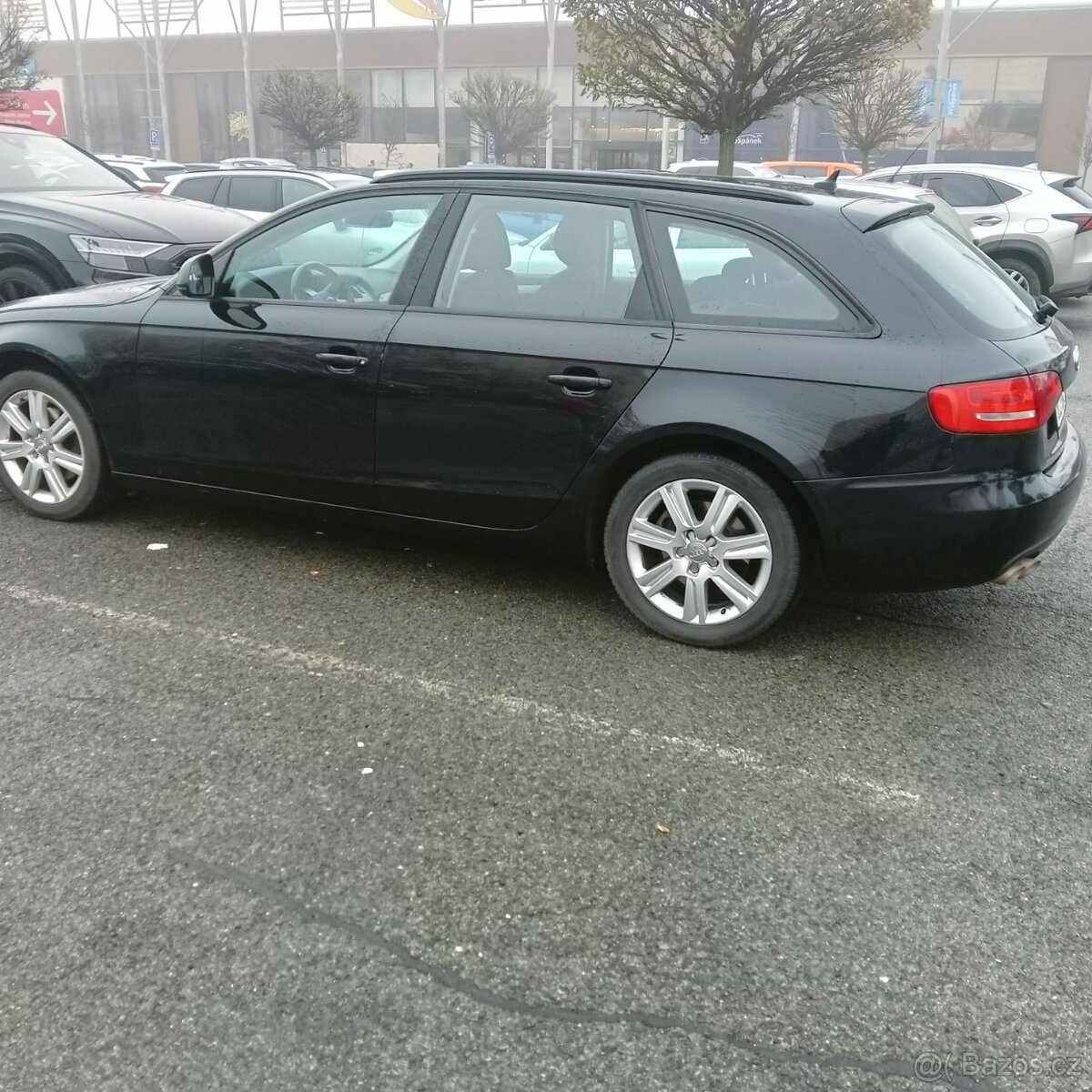 Prodám Audi A4 b8 2.0tdi kombi - 2