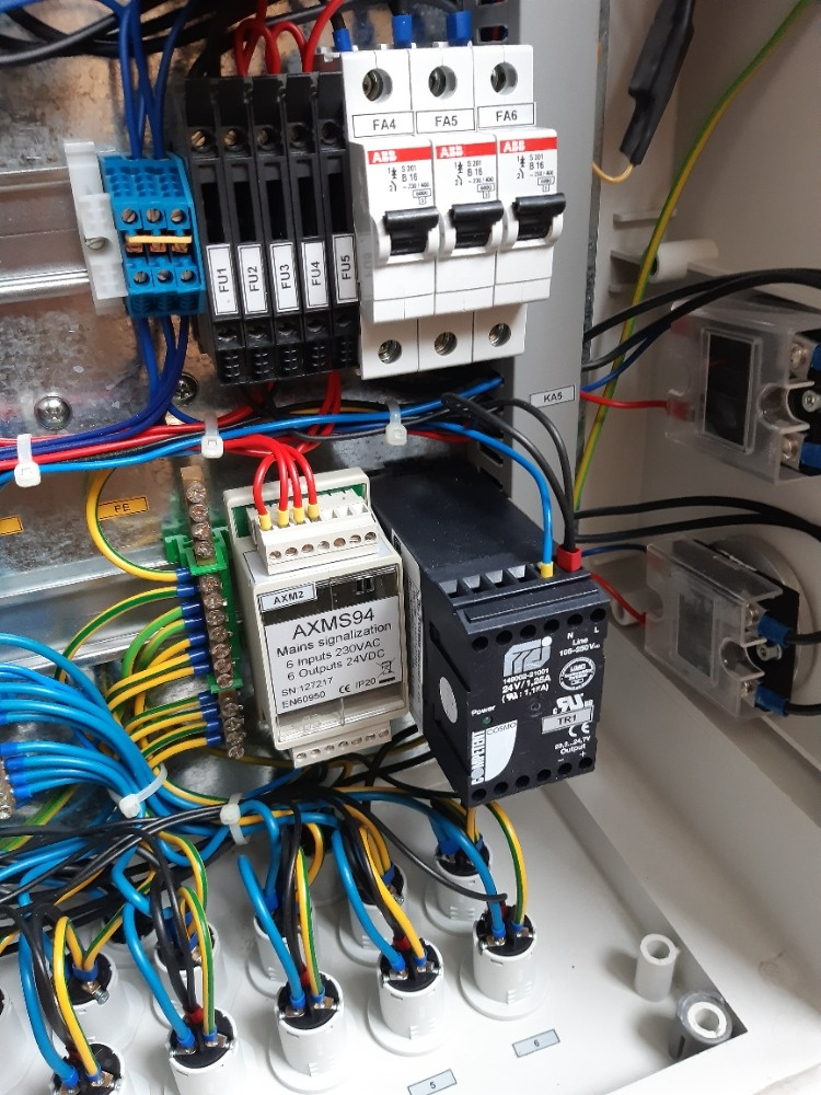 Elektrorozvaděč IP65 s PLC Unitronics V120 - 2