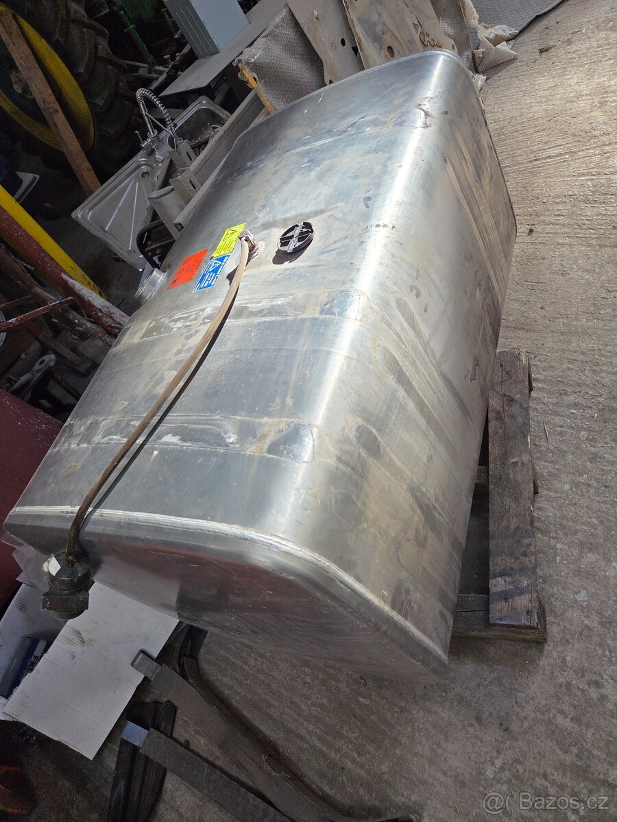 Palivová nádrž Scania 500l - 2