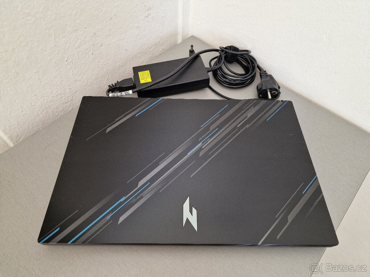 Herní Acer Nitro V15 na filmy internet kancelářské práce atd - 2